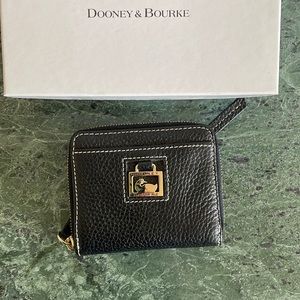 DOONEY AND BOURKE SMALL PEBBLE LEATHER WALLET NWOT!  COLOR IS BLACK.